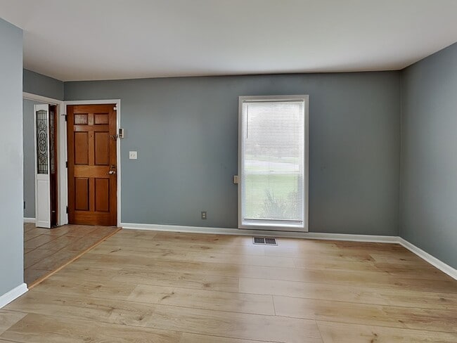Building Photo - 3020 Wenonah Park Pl SW