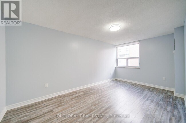 Building Photo - 4062 Lawrence Ave E