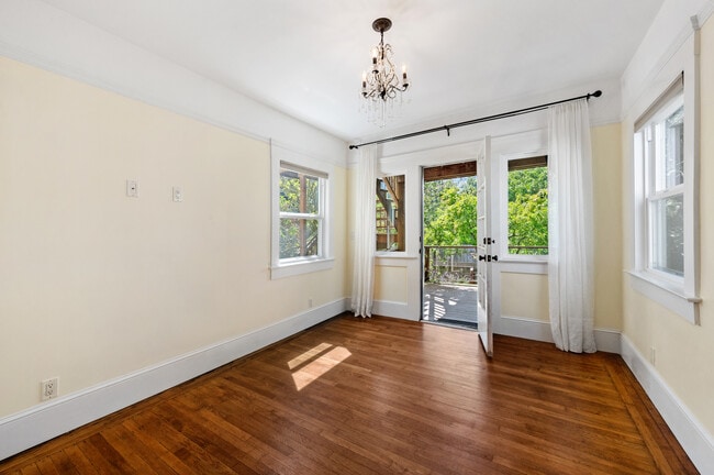Building Photo - 124 Chenery St