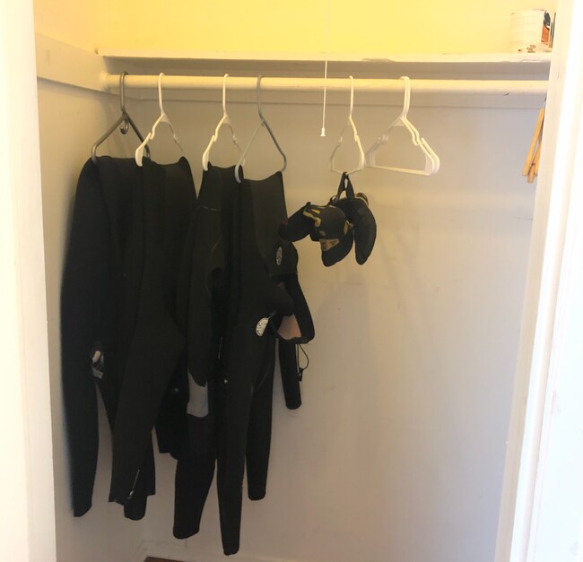 walk-in storage closet - 2660 Highland Ave