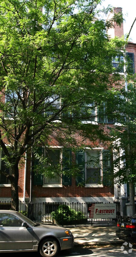 Foto del edificio - 1023-1025 Clinton St