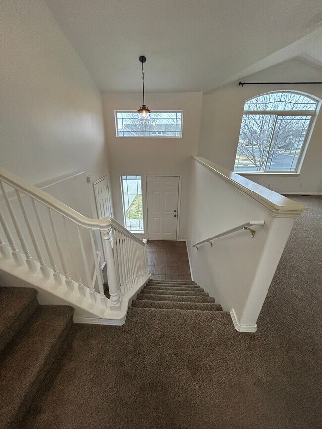 Building Photo - Lovely and spacious 5 bedroom 3 bath Post Falls Home.