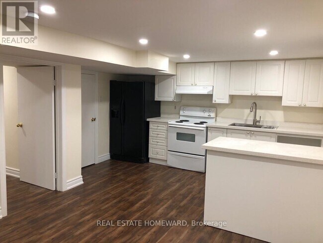 Building Photo - 460 Cummer Ave