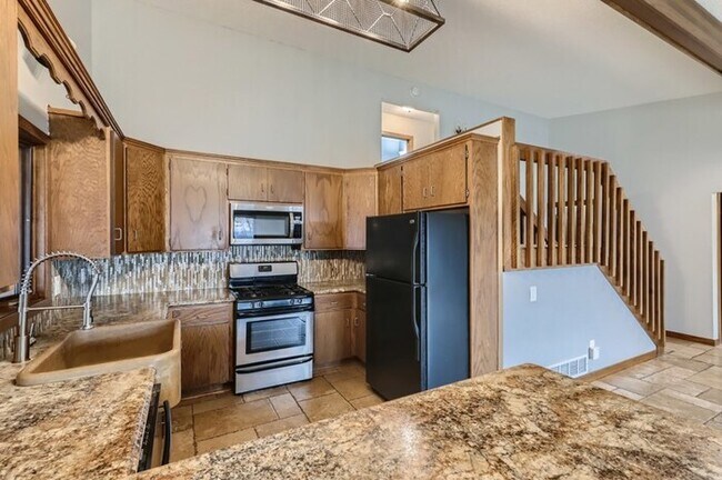 Building Photo - 19386 King Cir NW, Elk River, MN, 55330