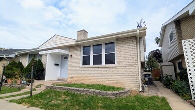 Building Photo - 382 Dover Dr