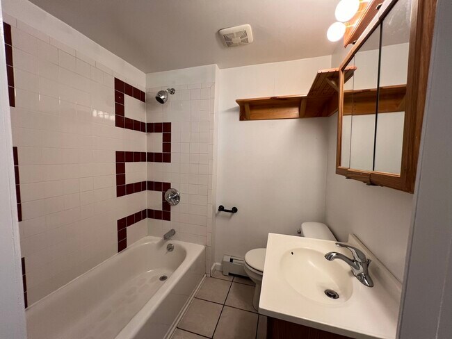 bath - 63 Hudson St