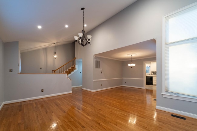 Building Photo - Cavalier Woods Single Family Home With Man...