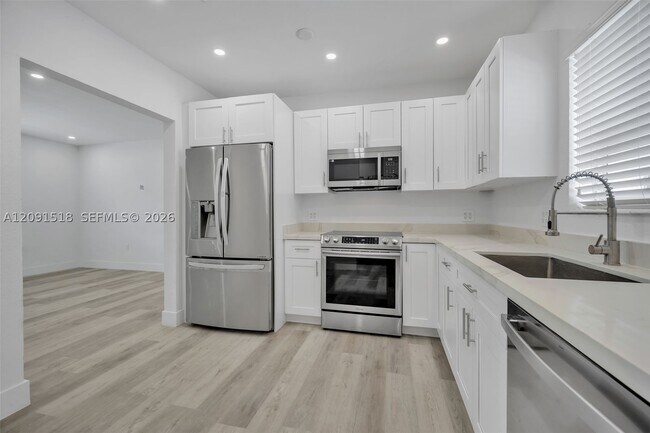 Foto del edificio - 1401 NE 152nd St