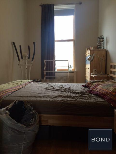 Building Photo - 157 W 75th St