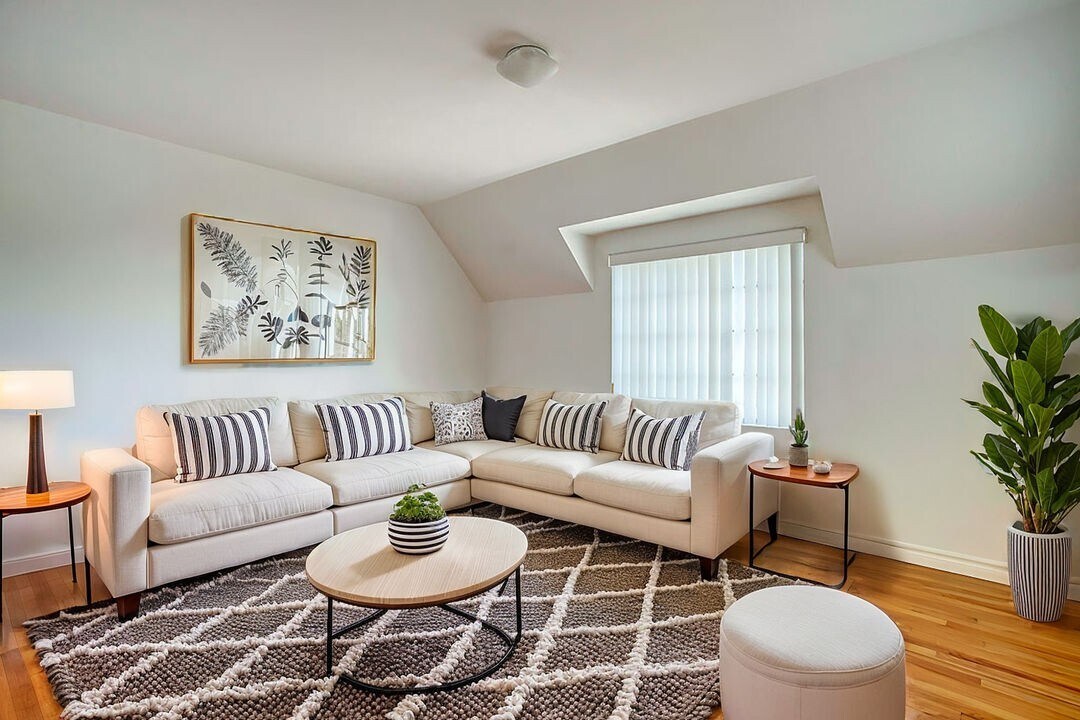 Foto principal - 2564 W 5th St