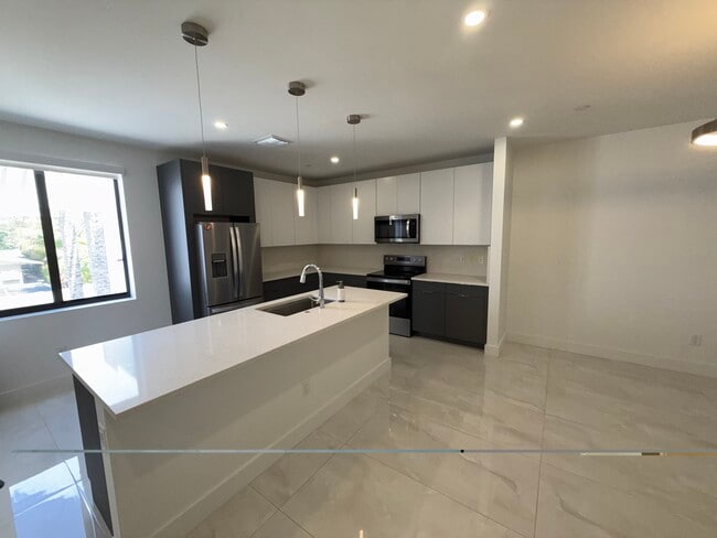 Foto del edificio - 426 SE 12th Ct