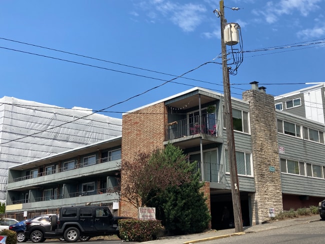 Foto del edificio - 1215 Queen Anne Ave N