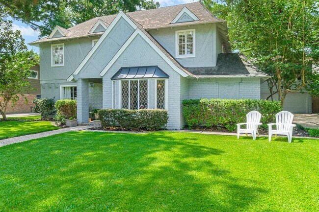 Foto del edificio - 11003 Holly Springs Dr