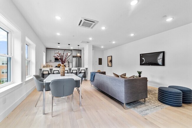 Foto del edificio - 208 Spencer Ave