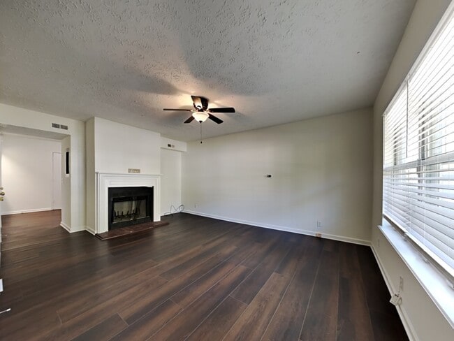 Photo - 1012 Patio Dr - 1012 Patio Dr Townhome