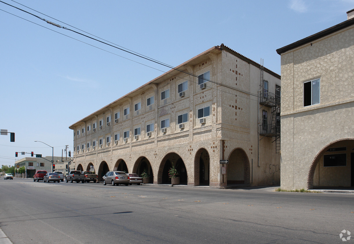 Primary Photo - Ciudad Plaza