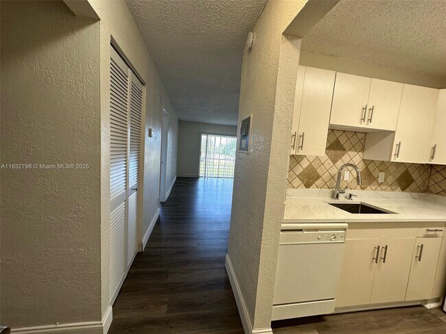 Foto del edificio - 2775 Taft St