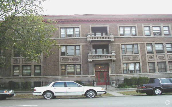 Primary Photo - 5651-5659 S Michigan Ave