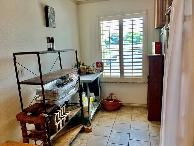 Foto del edificio - 118 S Main St