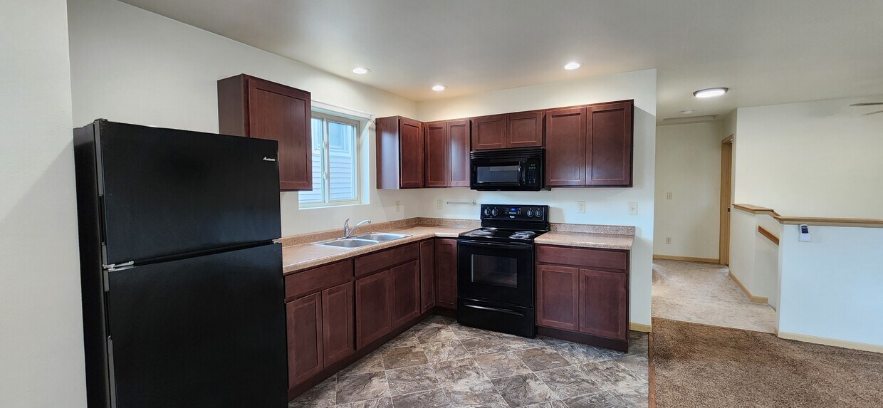 Foto principal - 609 9th St N