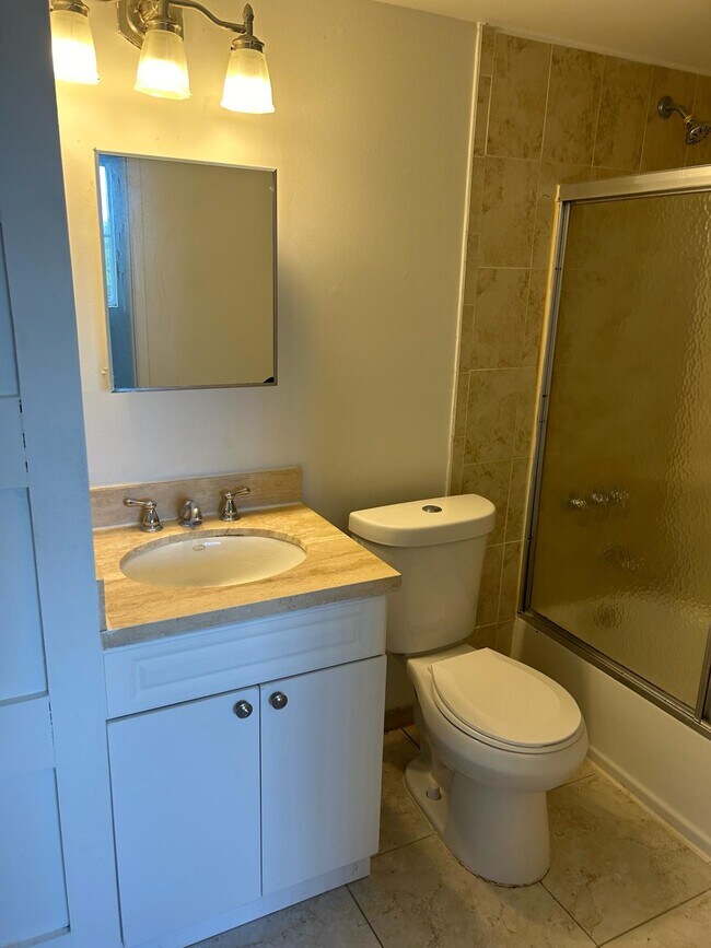 Foto del edificio - 6045 NW 186th St