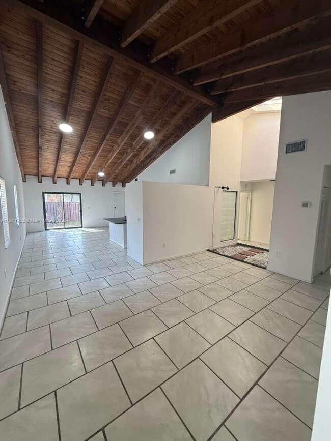 Building Photo - 6200 NW 26th Ct