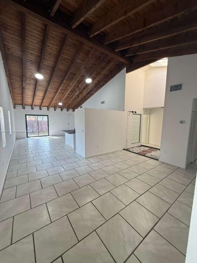 Foto del edificio - 6200 NW 26th Ct