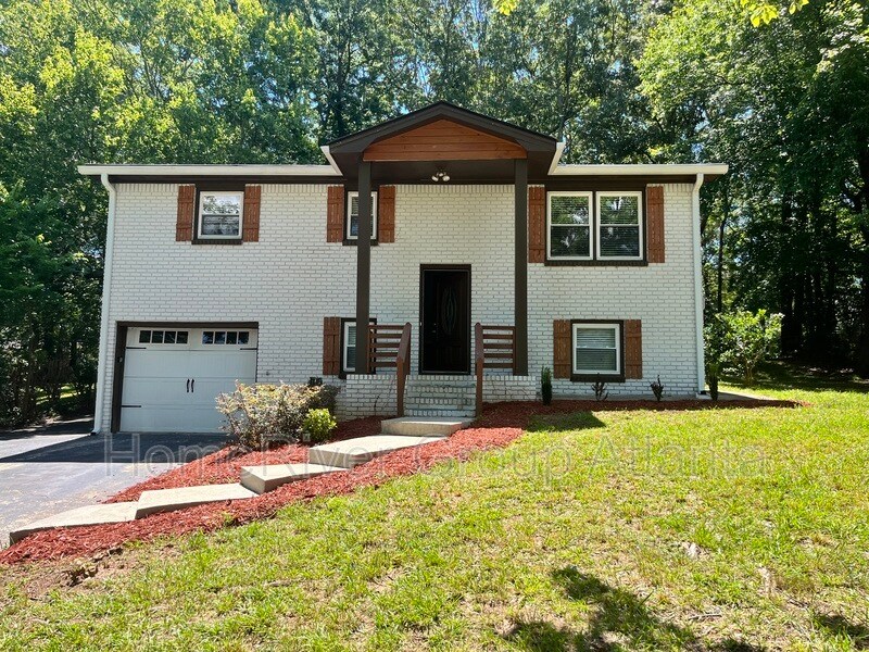 4185 Rocky Face Dr, Douglasville, GA 30135
