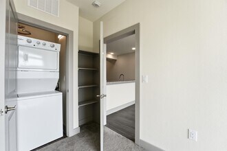Building Photo - 6955 Turtlewood Dr