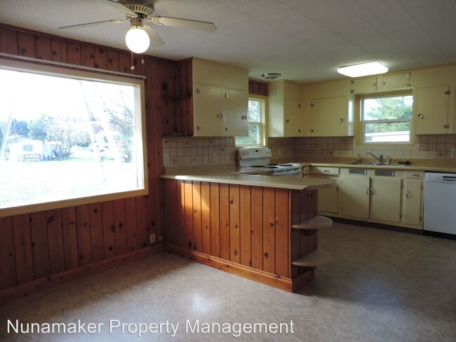 Building Photo - 1370 Tucker Rd