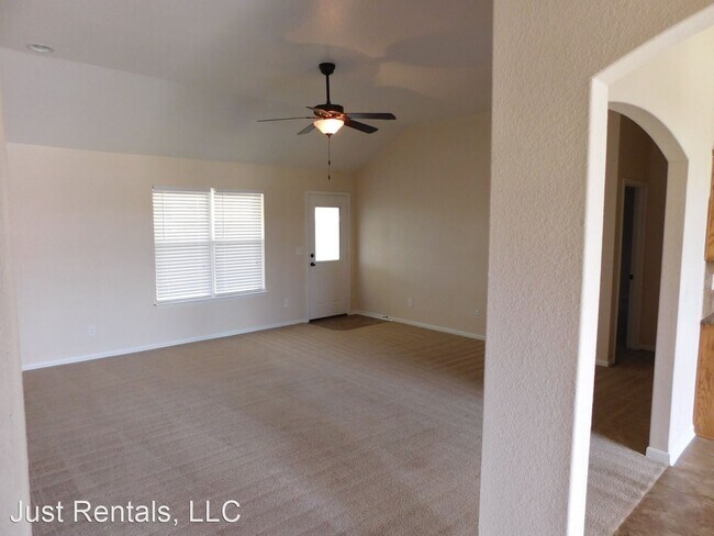 Foto del edificio - 3 br, 2 bath House - 304 W Little Dipper Dr.