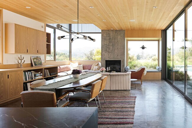 Foto del edificio - 2634 Silver Ridge Ave
