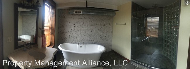 Building Photo - 325 E Water St