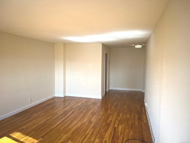 Building Photo - 2600 Park Ave