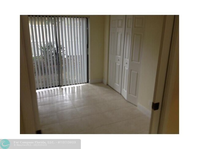 Foto del edificio - 11610 NW 35th Ct