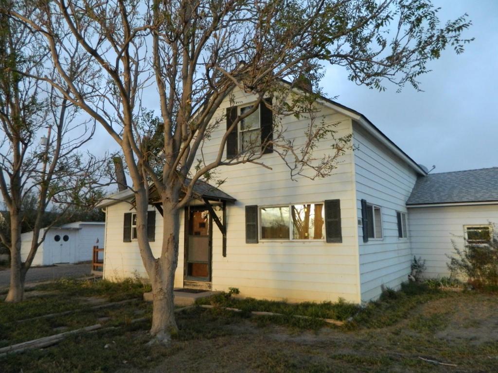 Primary Photo - 205 E Highway
