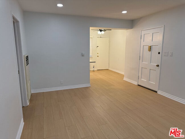 Building Photo - 4125 W Toluca Lake Ave