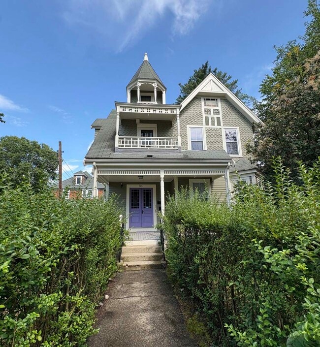 Building Photo - 106 Harvard St