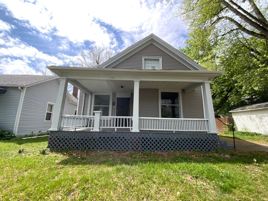Primary Photo - 726 Commercial St