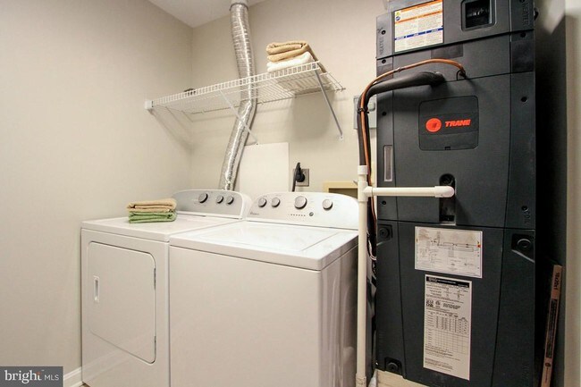 Foto del edificio - 7005 Birkenhead Pl