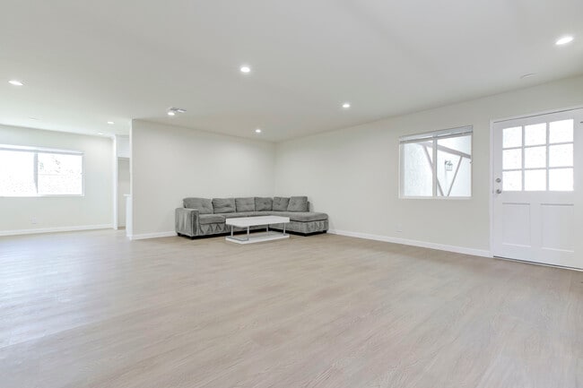 Foto del edificio - 7710 Wentworth St