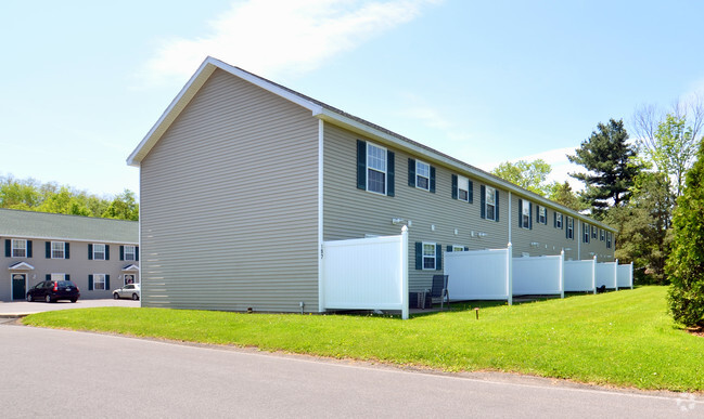 Foto del edificio - Lewiston Townhomes