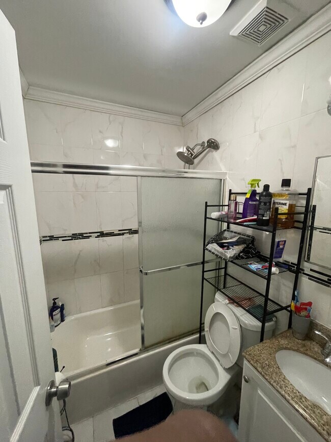 Foto del edificio - 12419 Sutter Ave