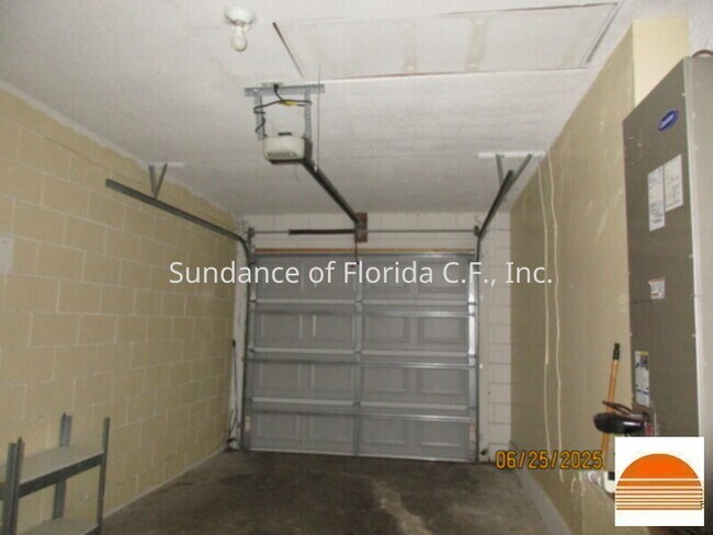 Building Photo - Fenced Yard   Osceola County