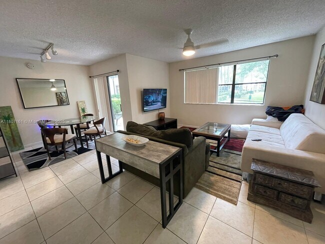 Foto del edificio - 550 S Park Rd