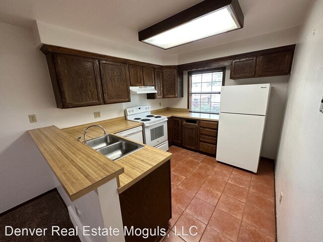 Building Photo - 3 br, 1 bath House - 2012 S. Helena St.  U...