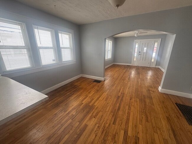 Foto del edificio - South Broad Ripple 2 Bed with Garage