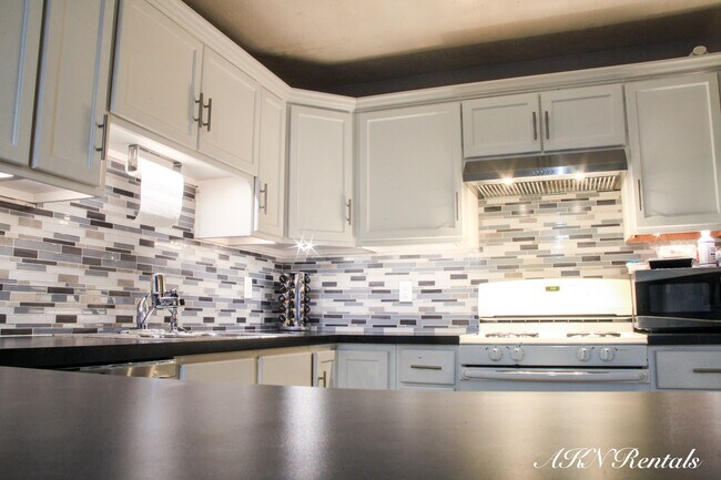 Building Photo - 1519 Girard Ave