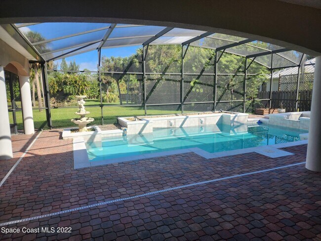 Foto del edificio - 830 E Hall Rd