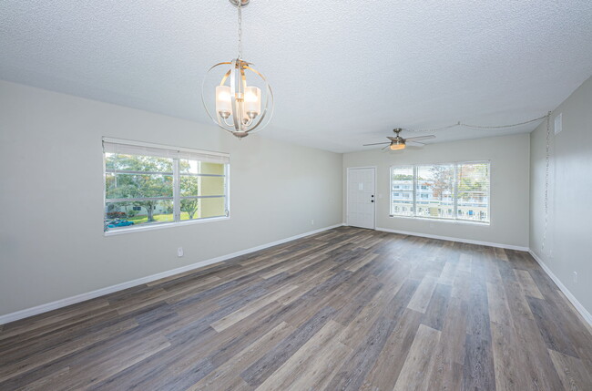 Building Photo - 2426 Ecuadorian Way